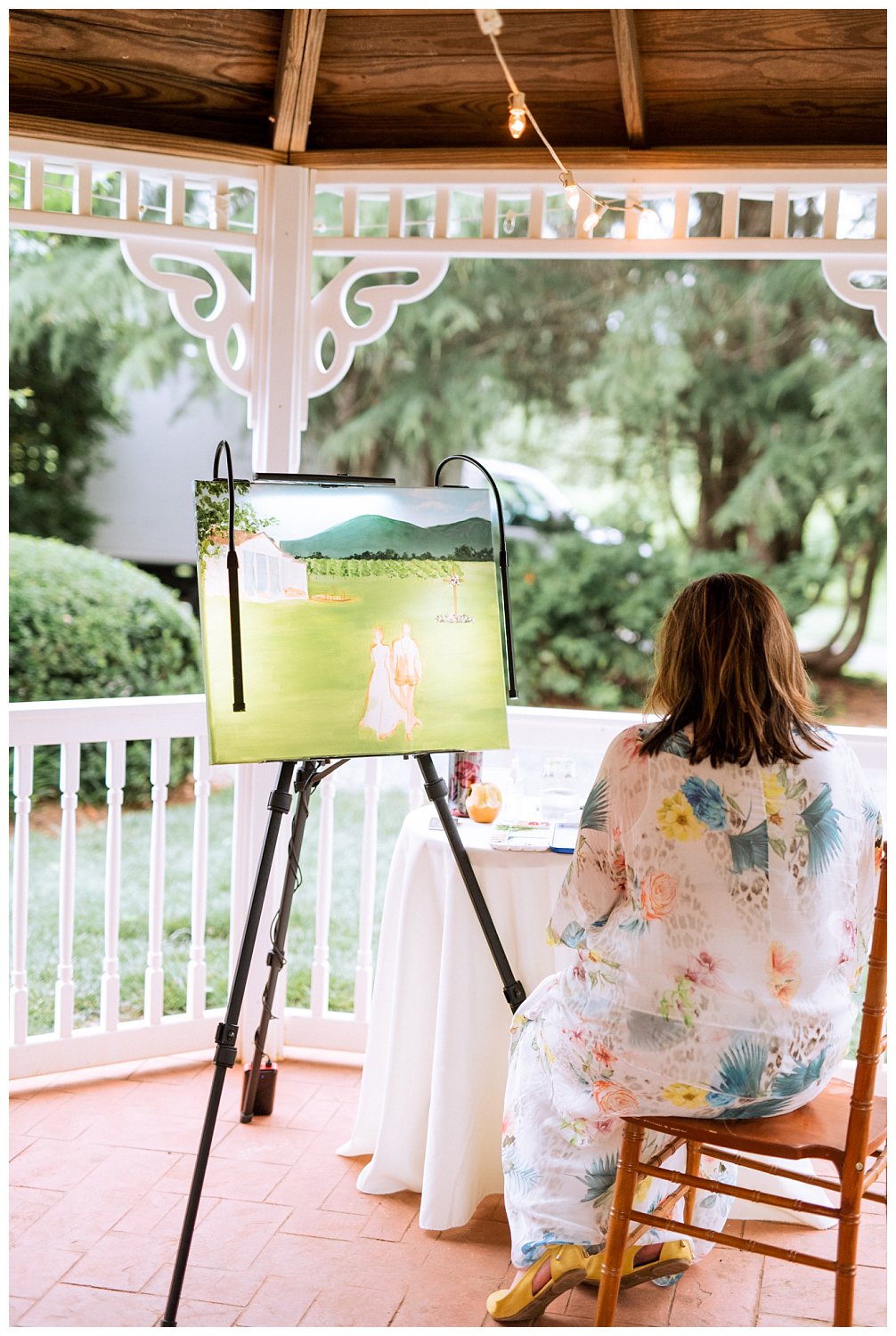 Live painter at a colorful summer wedding in Charlottesville, Virginia