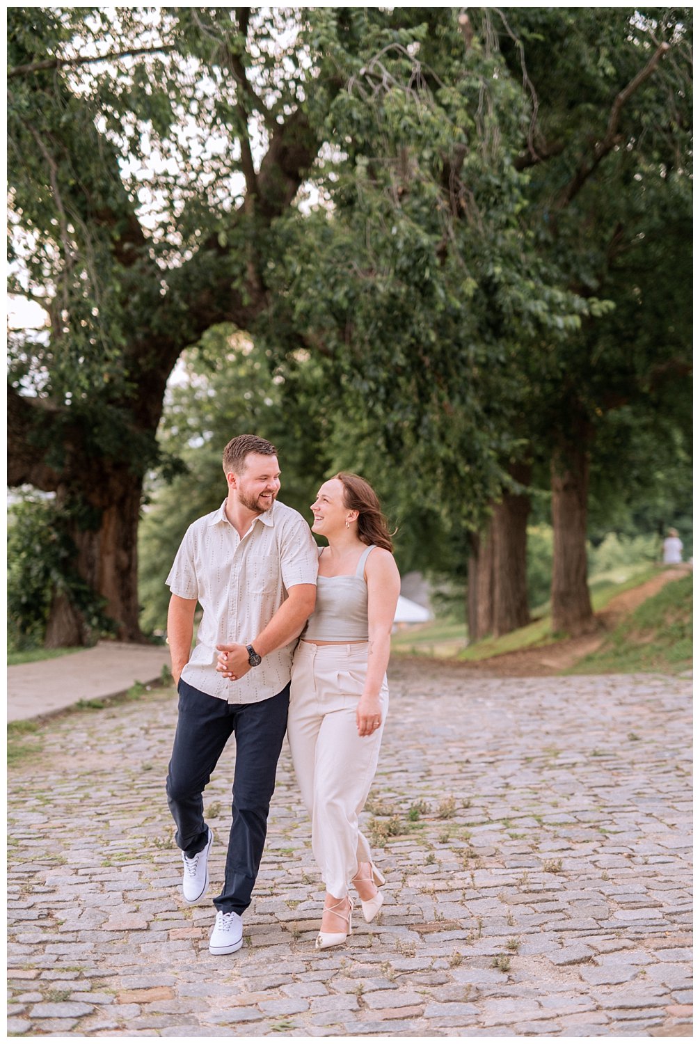 Spring engagement portraits at VMFA & Libby Hill in Richmond, Virginia. Photographed by Virginia wedding photographer Heather Dodge