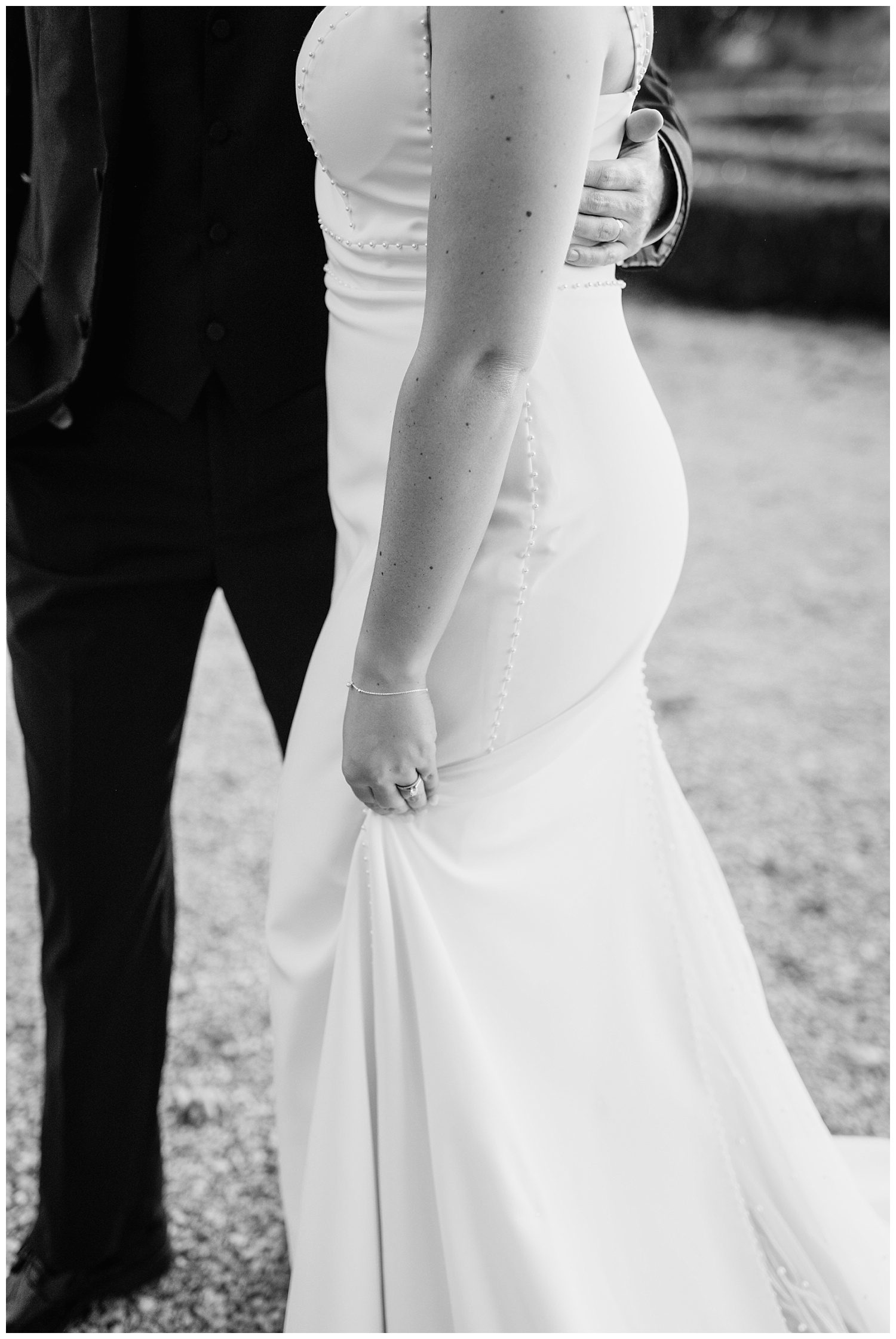 Bride and Groom sunset portraits at Keswick Vineyards
